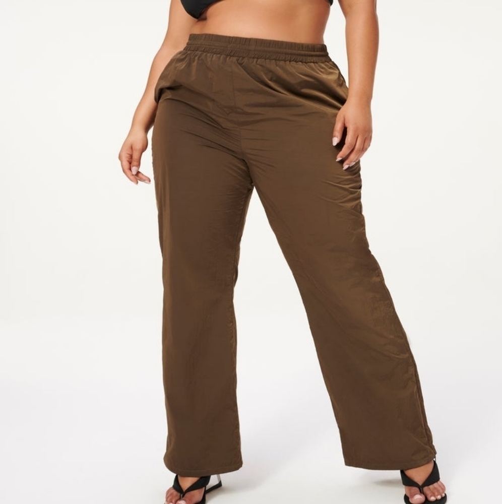 #8❤️ New Good American Shine Track Pants.
